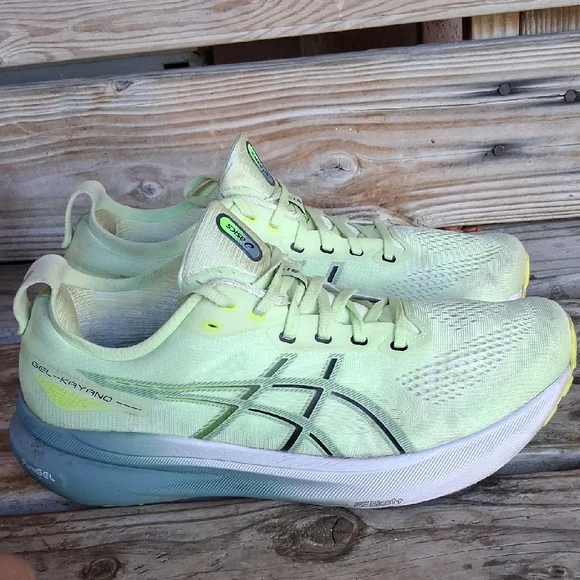 ASICS Women's Gel-Kayano Light Yellow Running Shoes - Picture 3 of 12